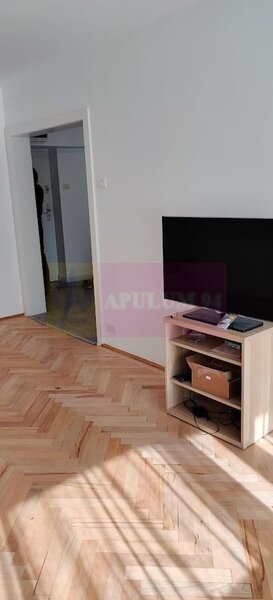 Vanzare apartament 3 camere in zona Unirii-Dambovita
