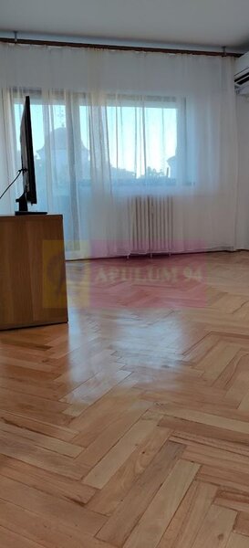Vanzare apartament 3 camere in zona Unirii-Dambovita